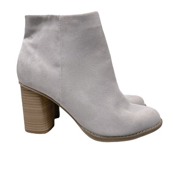 DV Dolce Vita Women’s Faux Suede Zip Up Boots - Picture 4 of 9